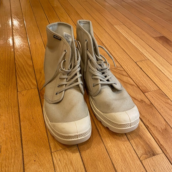 Palladium Boots - Picture 3 of 5